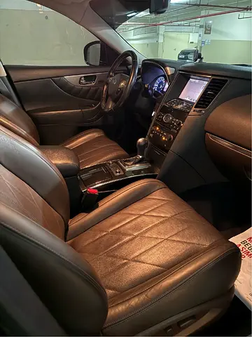 2018 Infiniti QX70 — фото 7