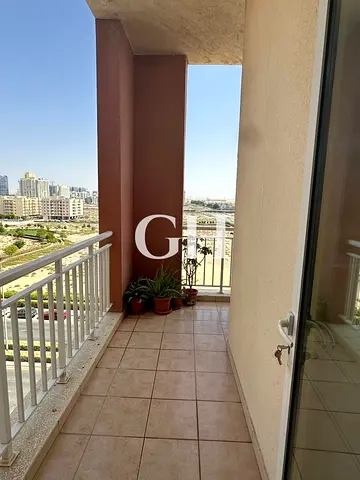 Spacious 1 Bed for Sale | Community View | Good ROI
