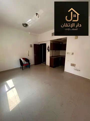 فرصة ذهبية للإيجار استديو منطقه النباعه موقع حيوي وقريب من جميع الخدمات