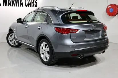 2020 Infiniti QX70 — фото 3