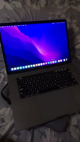 MacBook Pro 15 inch 2016, silver