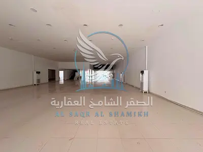 34,000 Sq. Ft. Showroom for Rent in Industrial Area 4 | Main Road | Mezzanine & Offices | AED 1.4M