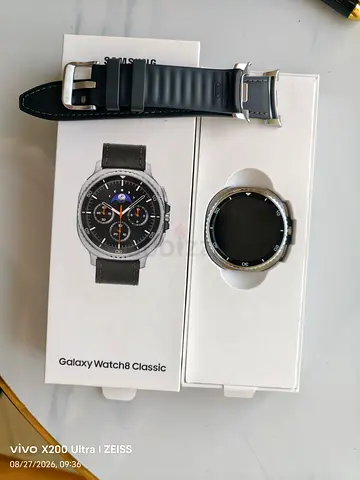 Samsung Galaxy Watch 8 Classic (leather strap) with box
