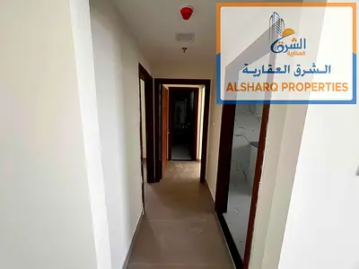 للإيجار السنوي في الجرف 2 قرب مدرسة الأقصى شقة غرفتين وصالة أول ساكن، 50 ألف درهم على 12 دفعة، بلكونة بإطلالة ممتازة، غرف ماستر، 3 حمامات، تكييف مركزي، صيانة على المالك، موقع حيوي قريب من الخدمات وسهل