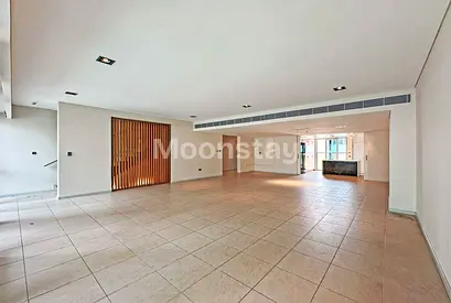 Stunning TH | Vacant | Prime Location