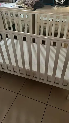 Mother care White Wooden Baby Crib with Mattress