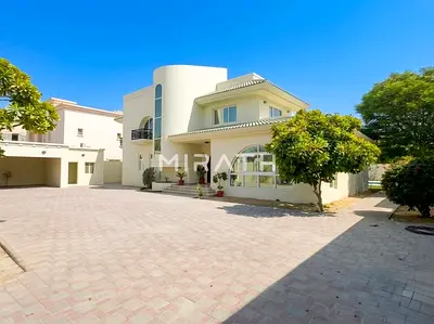 BRIGHT & SPACIOUS FAMILY VILLA | PRIME LOCATION