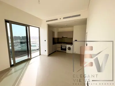 Bright 1BR | Community View | Multiple Cheques