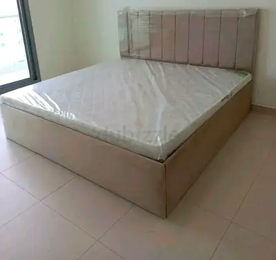 BED KING SIZE 180X200 CM WITH MATTRESS AVAILABLE