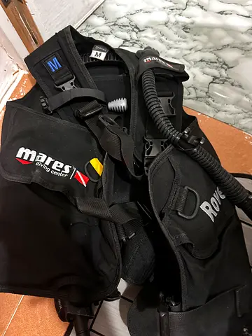 Used Mares Scuba Regulator Set with BCD and Pressure Gauge