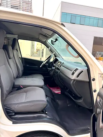 2013 Toyota HIACE 照片 6
