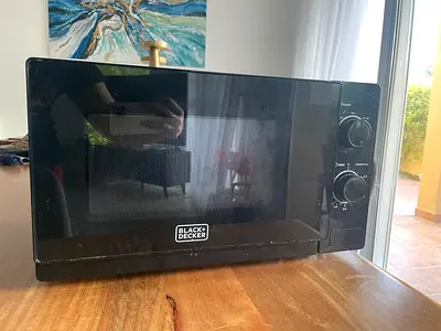Black+Decker Countertop Microwave - Good Working Condition