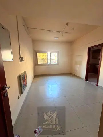 لقطة  أرخص غرفة وصالة في شارع الملك فيصل بالشارقة موقع مميز وسكن مريح