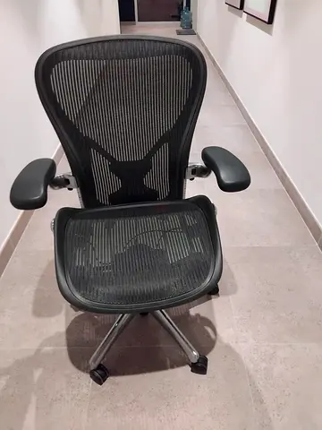 Herman Miller Aeron size B fully loaded
