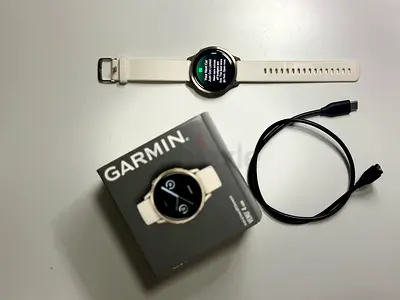 GARMIN VENU 4 - 41 MM, BONE (Complete Accessories)