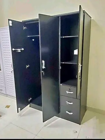 Wardrobe selling brand new