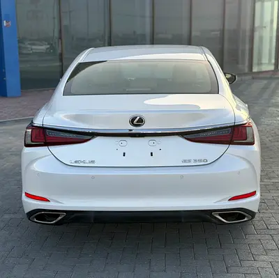 صورة 4 لـ 2019 Lexus ES-SERIES