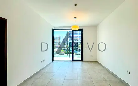 Well Maintained 2 BR | Best Deal | Prime Location