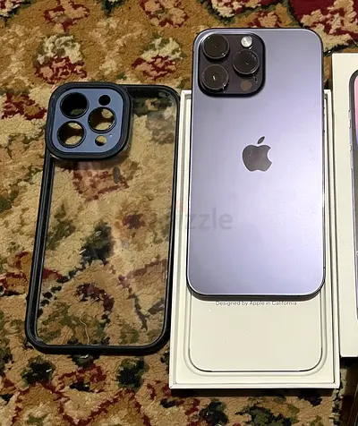 I phone 14 pro max. 256gb. With box