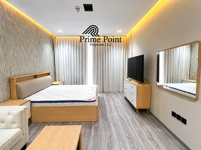 Stylish Studio for Sale | Upgraded & Freehold