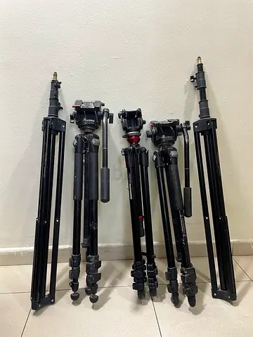 Manfrotto tripod and stand for sale minimum price urgent sale