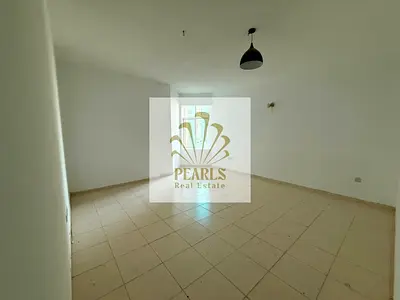 Great opportunity in Al Rashidiya 1! Prime location, 1BR apartment in Horizon Towers, 2 baths, wardrobes, parking & garden. AED 35K yearly, 4 payments