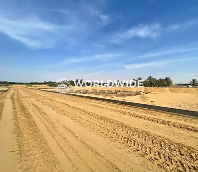 قطعة أرض صناعية مميزة في منطقة مرغوبة للغاية - مثالية للمستودعات أو الاستثمار.
