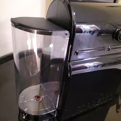 Nespresso Coffee Machine in Black