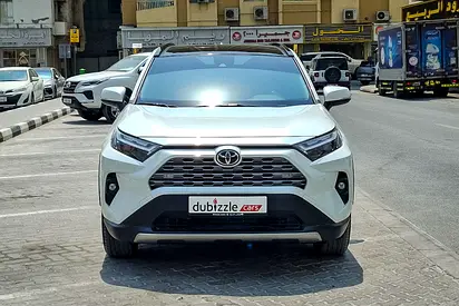 2025 Toyota RAV 4 — фото 2