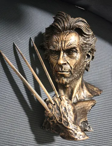 Wolverine Bust Sculpture — Detailed Comic Character Collectible figure / مجسم اكس مان