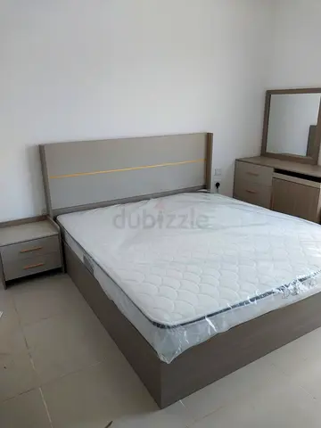 Selling bedroom sets
