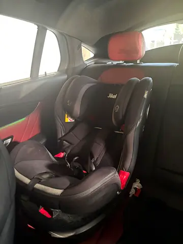 Jikel convertible child car seat - good condition (100 AED)