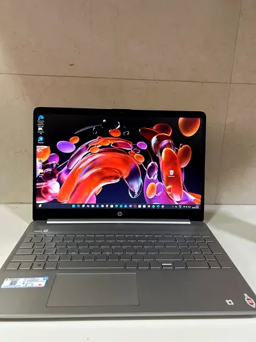 HP 15s Ryzen 5 3500U 8GB RAM-(upgradable). 512GB SSD | Battery 70-75% | Excellent Condition
