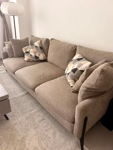 Very good sofa clean and with good condition