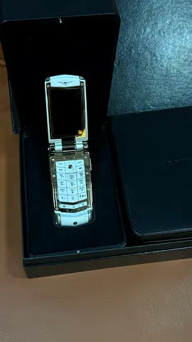 Vertu Ayaxta White Crocodile