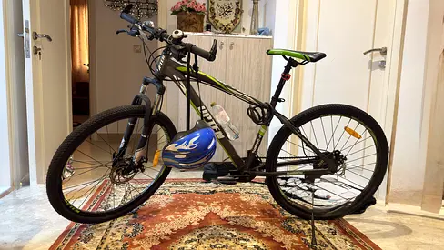 26" Mountain Bike - Shimano Gears, Front Suspension, Good Condition with all accessories