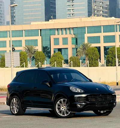 2018 PORSCHE CAYENNE PLATINUM EDITION FULL SERVICE HISTORY 2 KEYS GCC SPECS IN EXCELLENT CONDITION