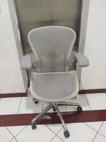 Selling Herman Miller Aeron remastered office chair type B excellent condition posture fitt