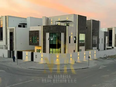 A villa with a price including registration and ownership fees on the main street, ready to move in, with a special discount for cash in the most pres