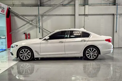 صورة 5 لـ 2019 BMW 5-SERIES