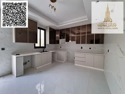 فرصة سكنية فاخرة: فيلا مودرن للبيع في منطقة الزاهية - عجمان (متوفر فيلتان - موقع شارع وسكة)