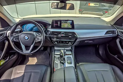 صورة 9 لـ 2019 BMW 5-SERIES