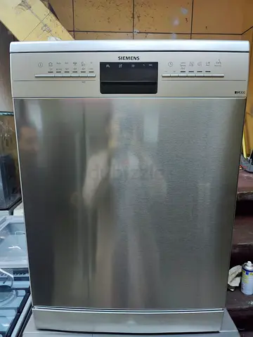 Siemens latest model iq300 3 rack dishwasher 12 place settings freestanding
