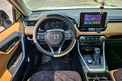 2025 Toyota RAV 4 — фото 10