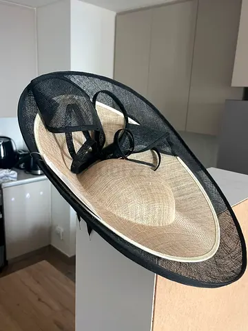 Wide-brim Straw Sun Hat with Black Trim and Bow - new