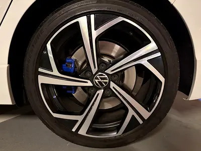 صورة 14 لـ 2022 Volkswagen GOLF R