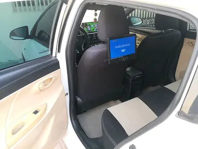 2016 Toyota YARIS 照片 6