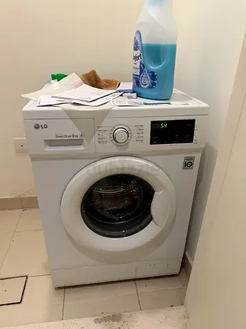 LG 8Kg front Load washing Brand new condition slightly used