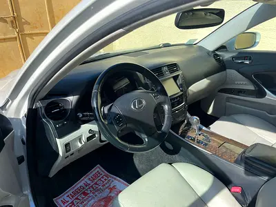 صورة 3 لـ 2010 Lexus IS-SERIES