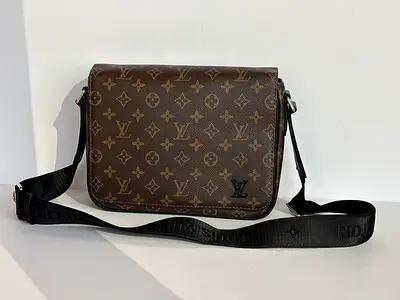 Louis Vuitton Messenger bag for men brown classic